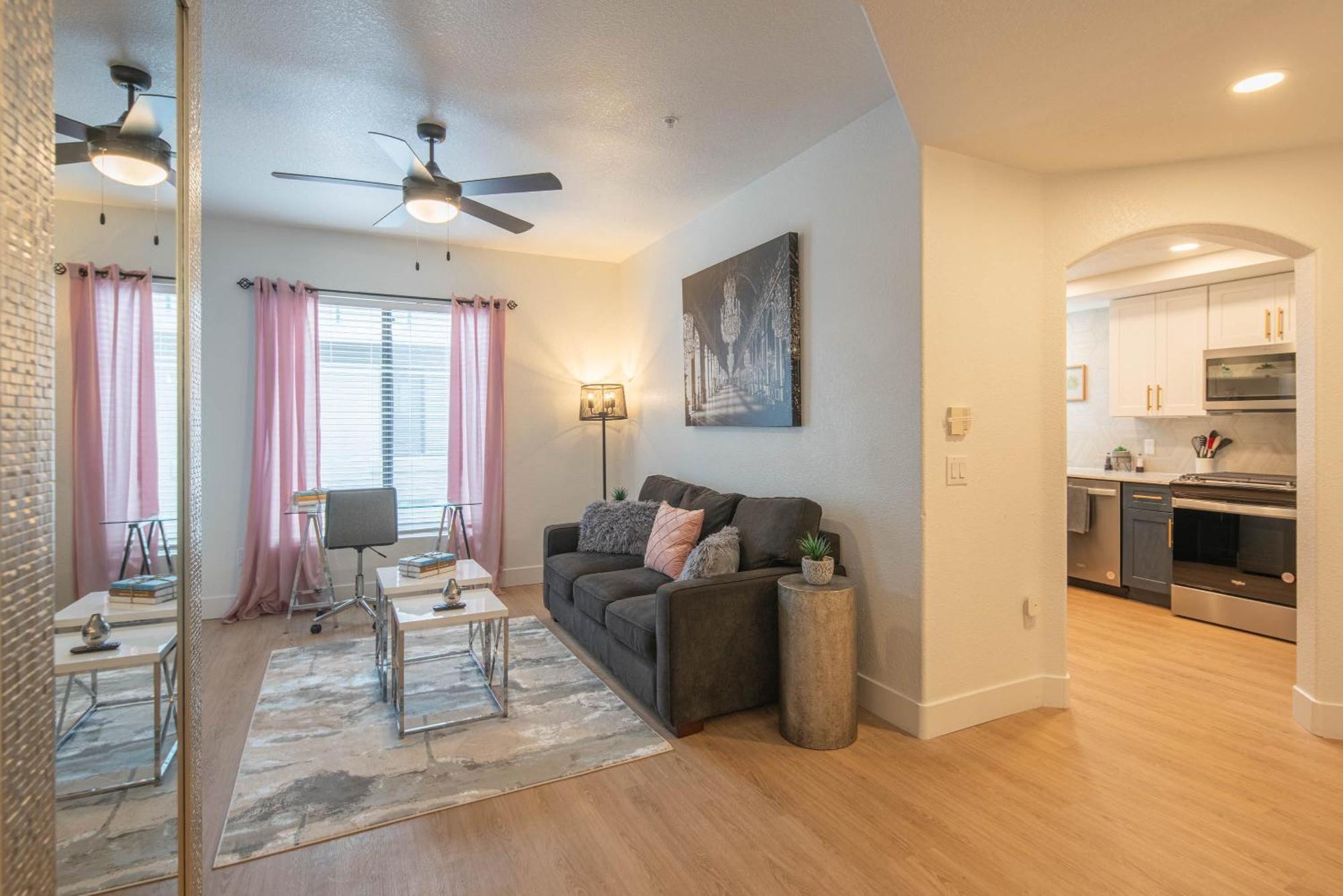 Apartmán Exclusive-Walk To Golf, Shopping & Dining-King Bed N268 Scottsdale Exteriér fotografie